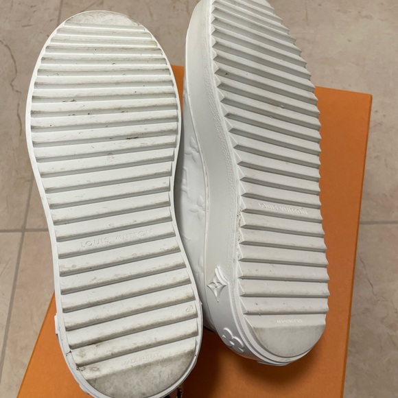 Louis Vuitton Time Out Sneaker - Picture 6 of 8